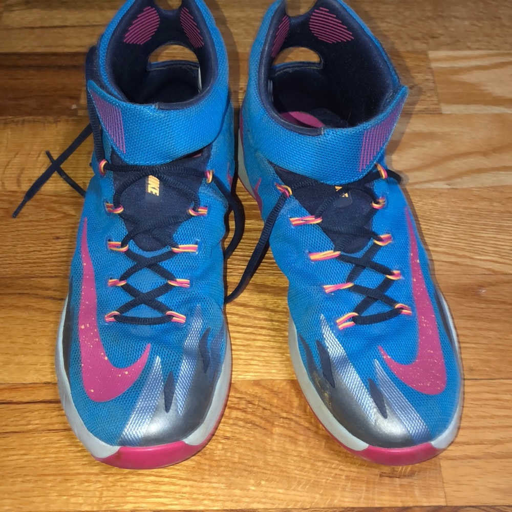 Nike hyper REVS size 10.5
